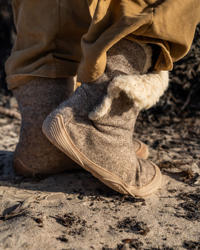 wildling-shoes-koselig-sand-kids-06.jpg