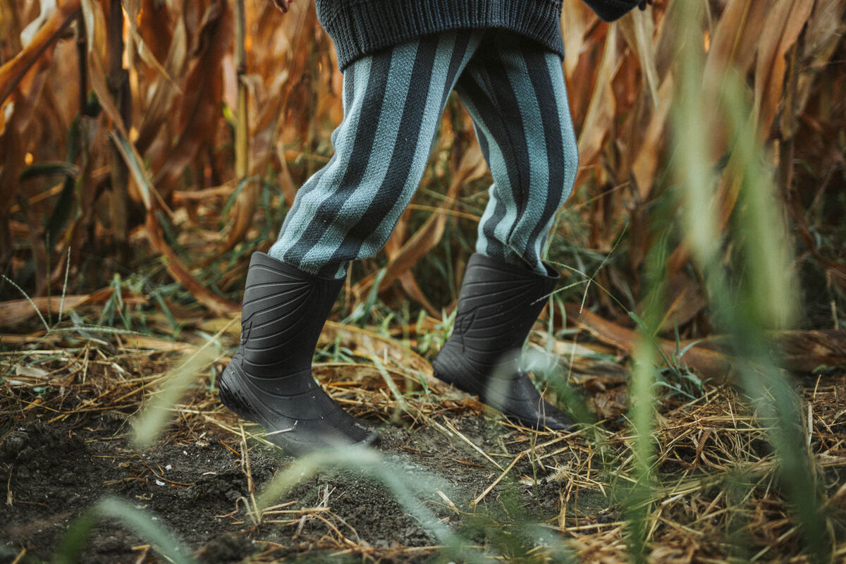 wildling-shoes-ranidae-black-kids-06.jpg
