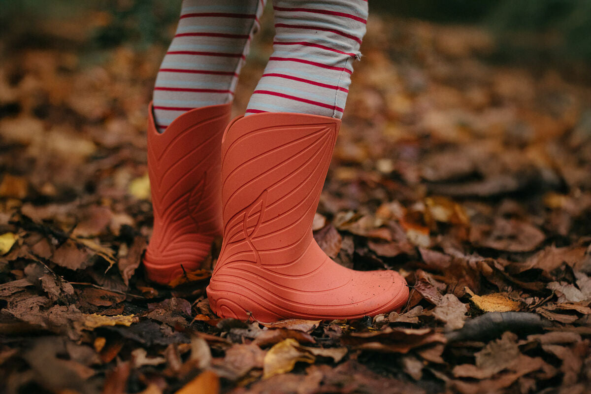 wildling-shoes-ranidae-orange-kids-05.jpg