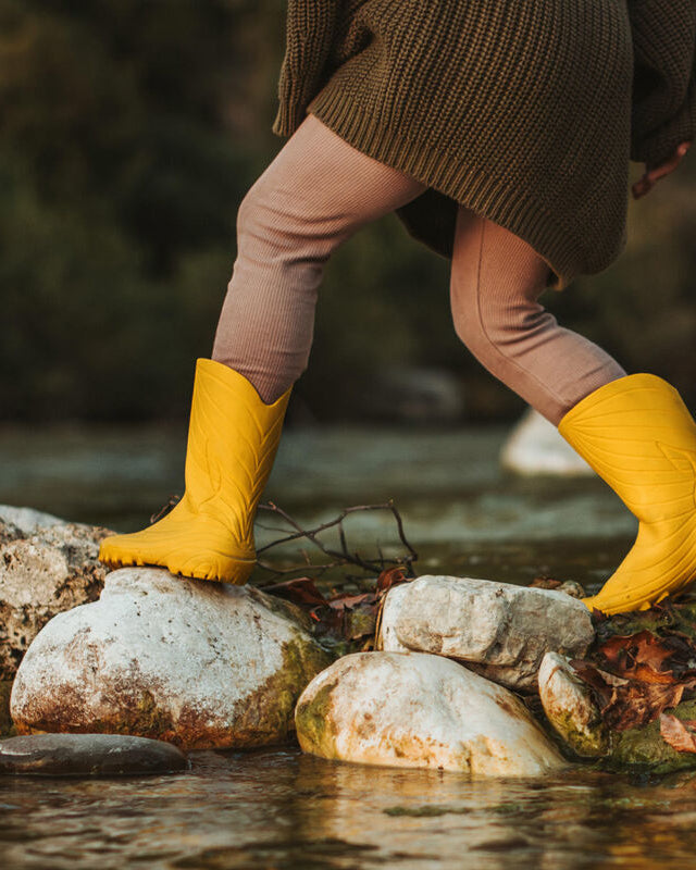 wildling-shoes-ranidae-yellow-kids-06.jpg